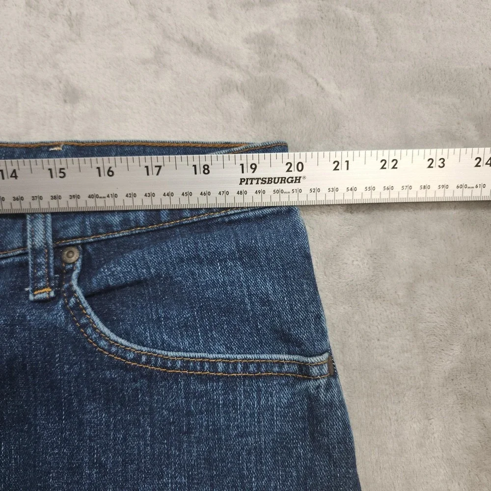 Wrangler Jeans Mens 40x30 Blue Medium Wash Relaxed Fit Straight Denim Casual